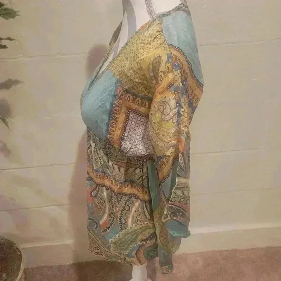 One West New York Colorful Blouse Size Medium Deep V Kimono Sleeve 100% SILK - Picture 4 of 8